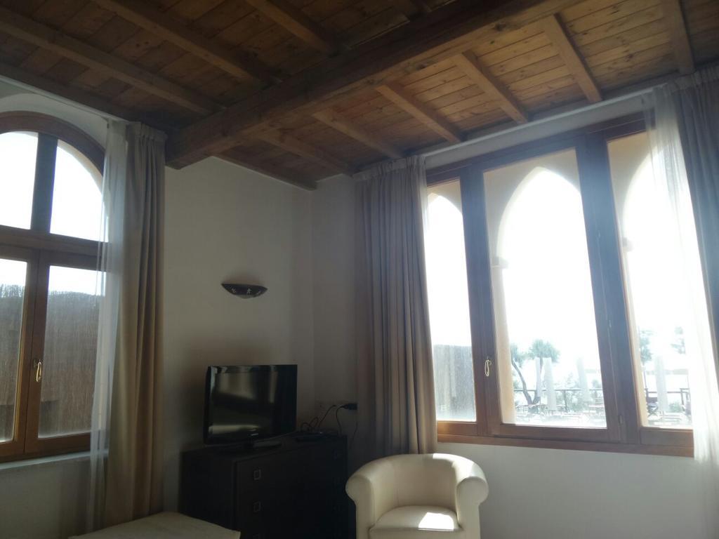 Aparthotel Cala Dei Mori Livorno Exterior foto